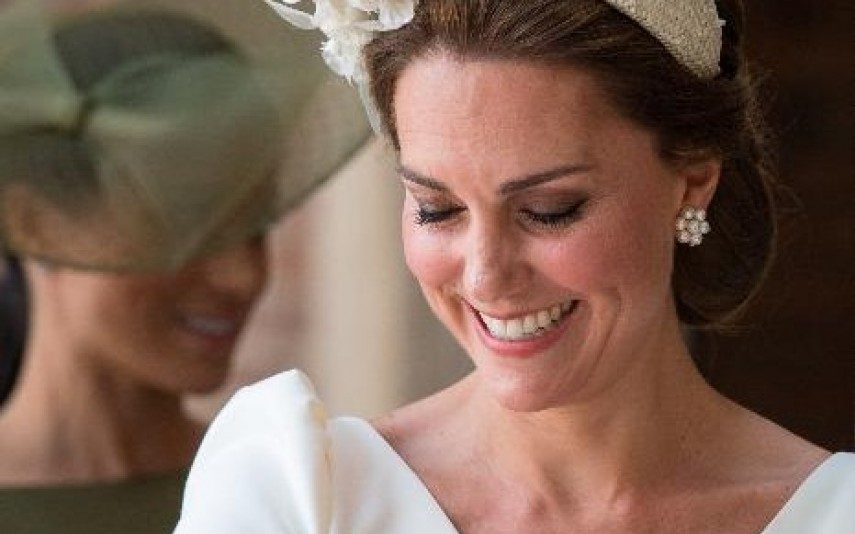 Kate Middleton esconde uma grande cicatriz na cabeça