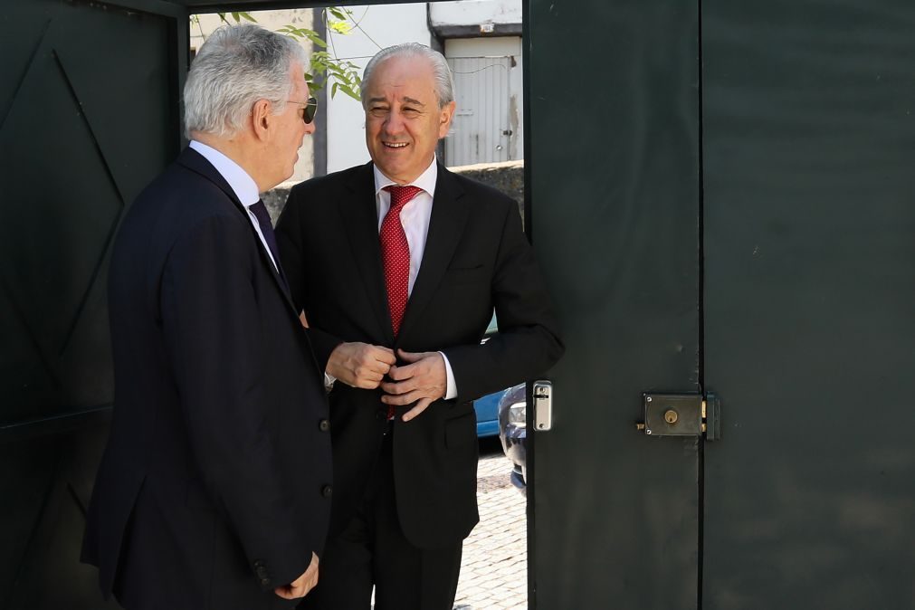 Rio diz que se esquerda não aprovar o OE2019 fica provada «soma de interesses»