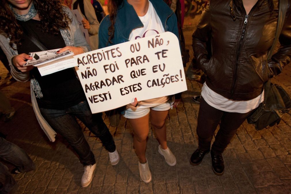 'Galdérias' marcham hoje à noite no Porto contra o assédio e violência sexual