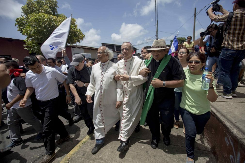Bispo auxiliar da Manágua acusa Daniel Ortega de