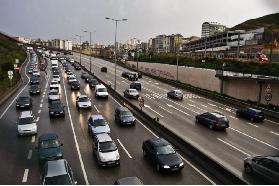 Acidentes no IC19 condicionam trânsito no sentido Sintra-Lisboa
