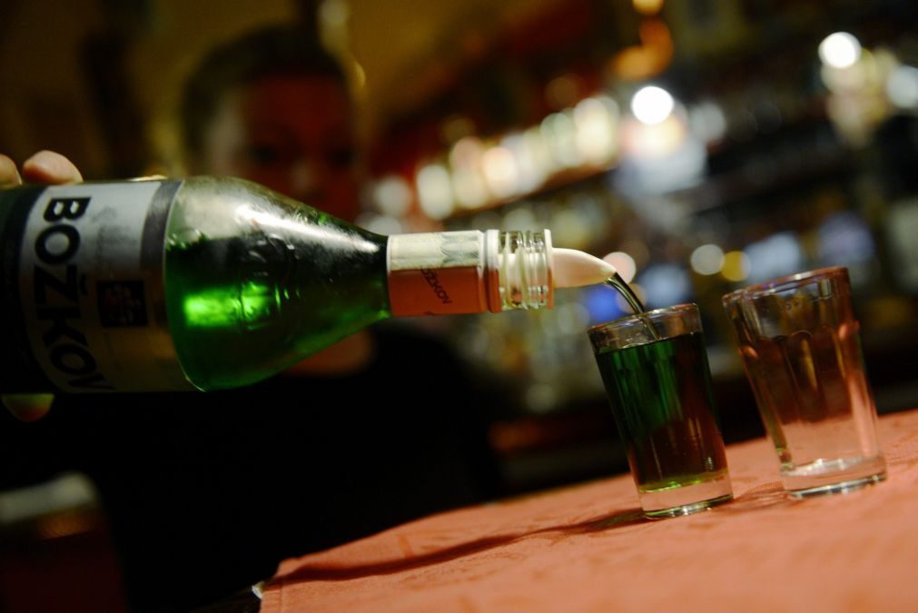 Idade mínima para o consumo de álcool nos Açores aumenta de 16 para 18 anos