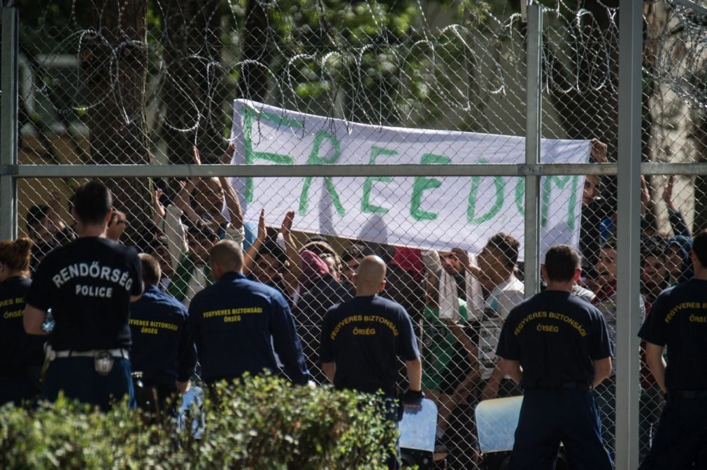 Hungria considera refugiados «perigosos» e abandona pacto de migrações da ONU