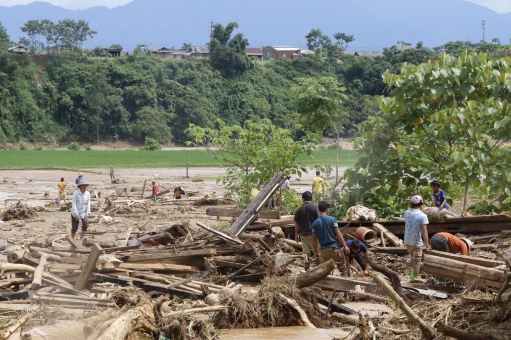 Pelo menos 27 mortos e sete desaparecidos no Vietname