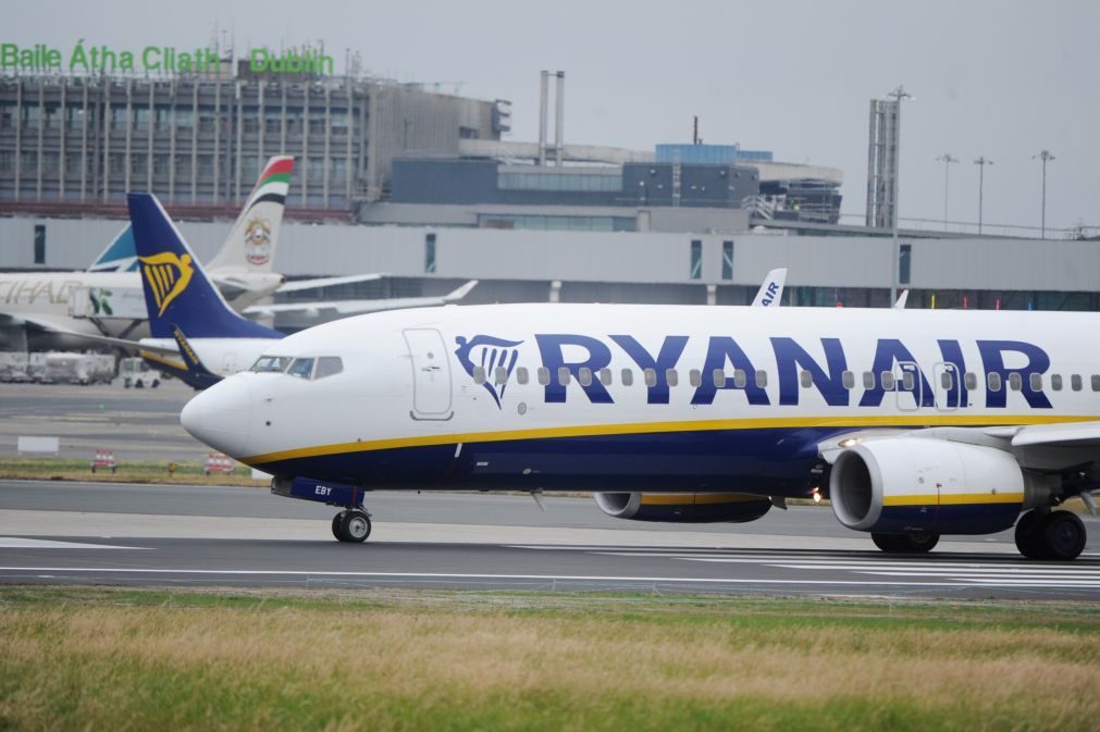Greves Ryanair: passageiros afetados podem receber até 600 euros de compensação