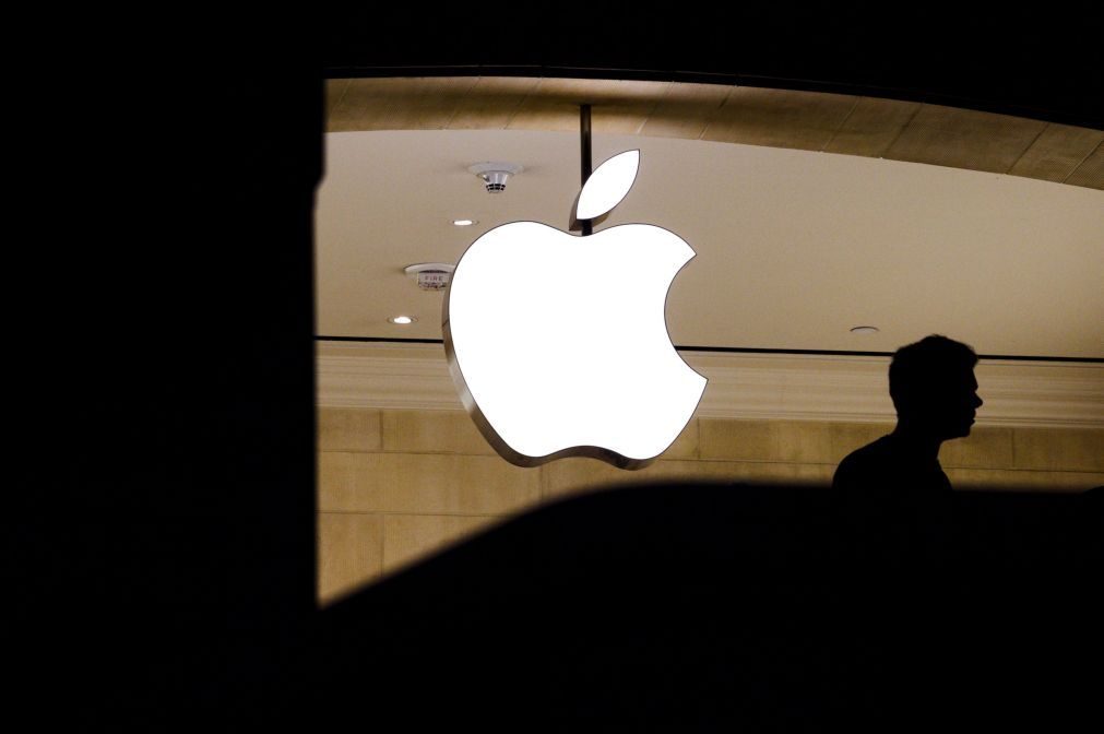 Apple acaba de se tornar a primeira empresa a valer um bilião de dólares