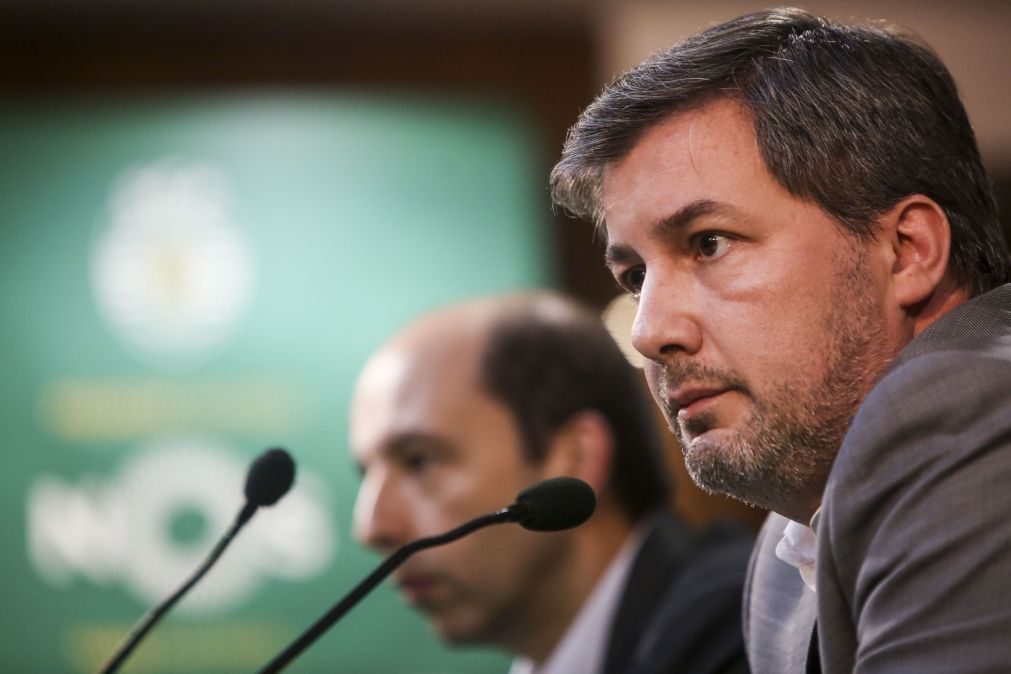 Bruno de Carvalho diz ser o presidente em novas mensagens enviadas aos jogadores do Sporting
