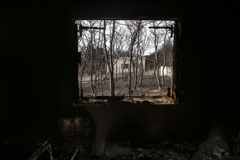 Novo balanço de óbitos nos incêndios da Grécia revistos em baixa