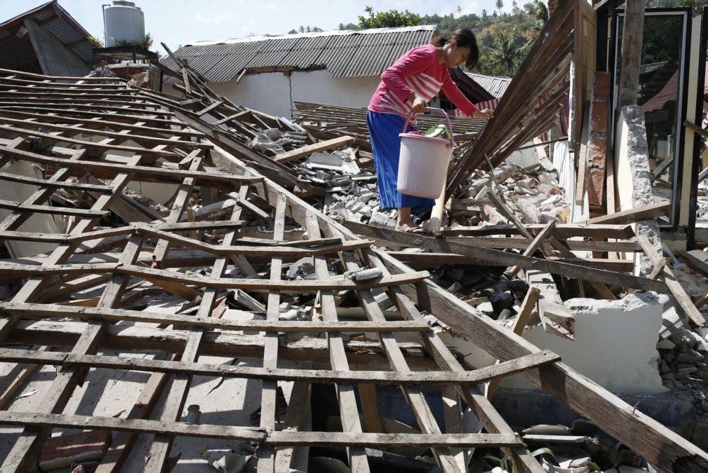 Número de mortos do sismo na ilha indonésia de Lombok aumenta para 436