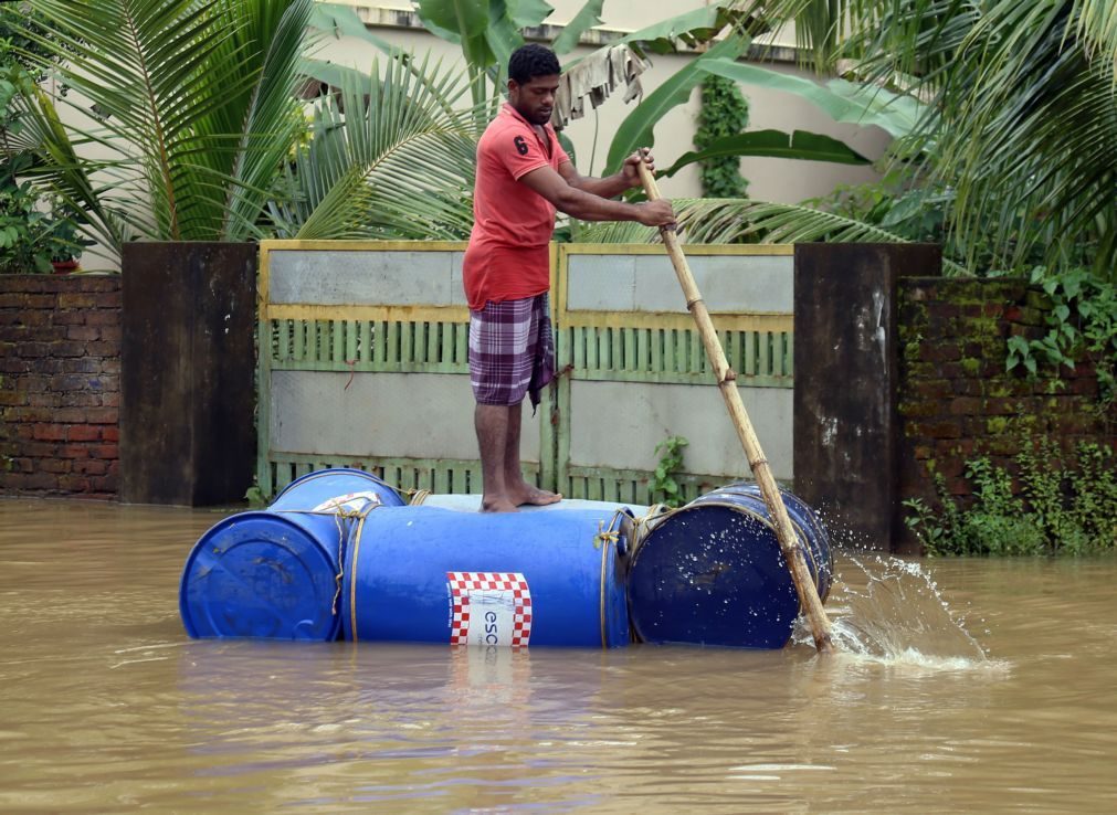Inundações provocam 67 mortos e 50 mil deslocados no Estado indiano de Kerala