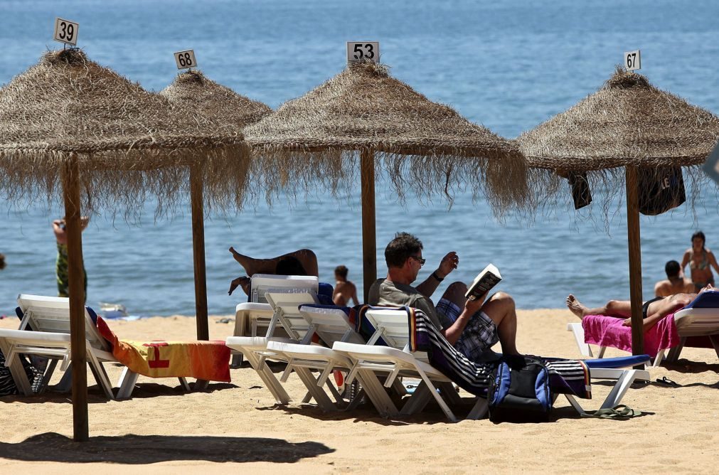 Banhos proibidos ou desaconselhados em 38 praias