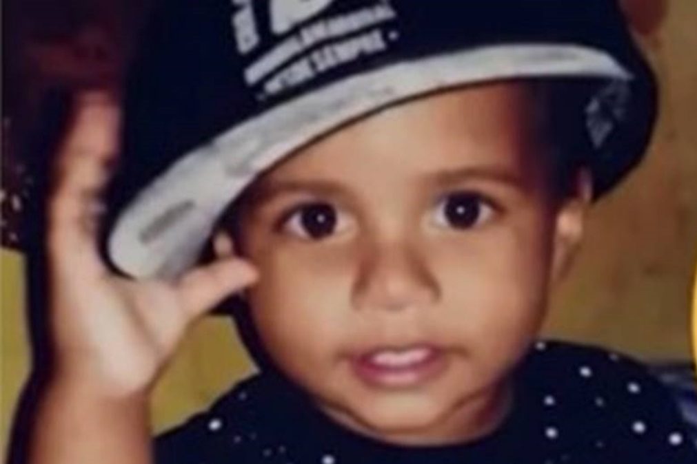 Bebé de 1 ano morre afogado em balde com água no quintal de casa