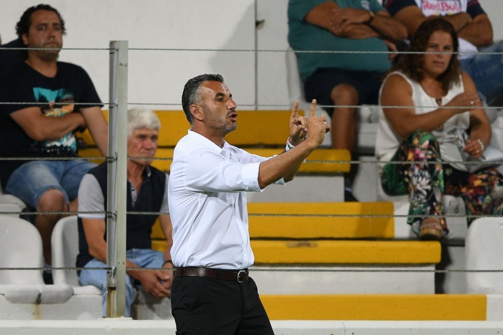 Treinador do Moreirense garante que equipa não se vai encolher na visita ao Dragão