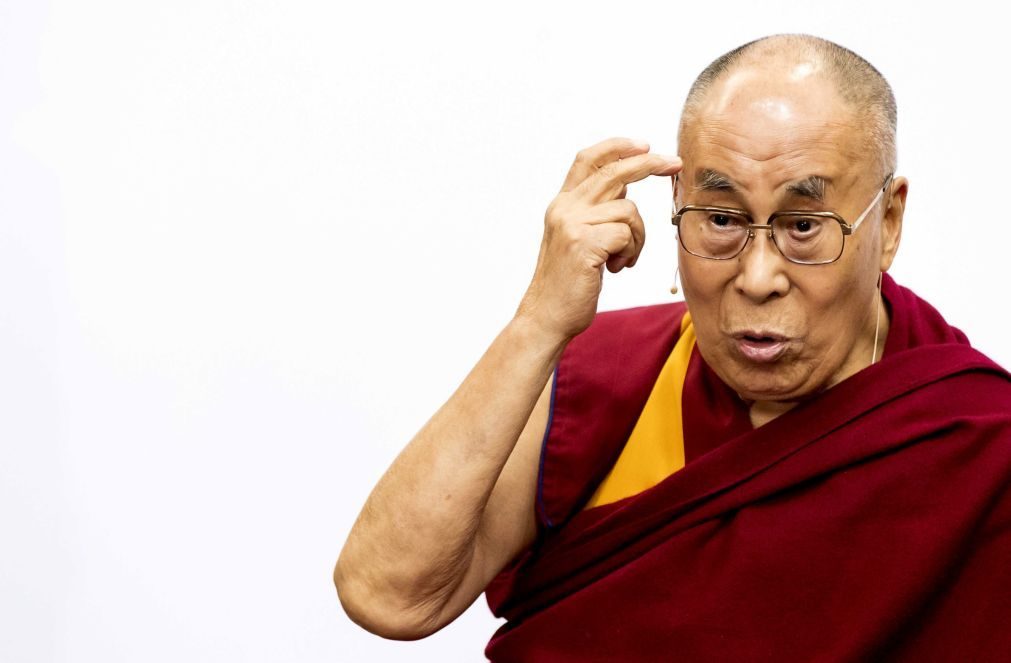 Dalai Lama admitiu ter conhecimento de casos de abusos de mestres budistas