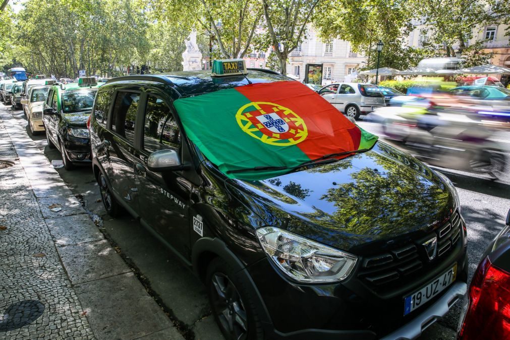 Taxistas em Lisboa «cansados» mas firmes no protesto «por tempo indeterminado»