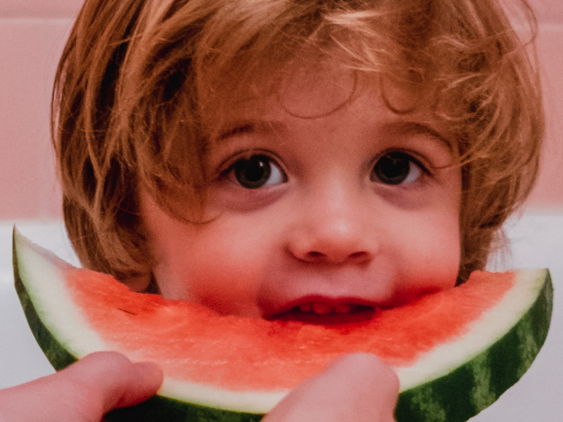 O seu filho come vegetais e frutas suficientes?