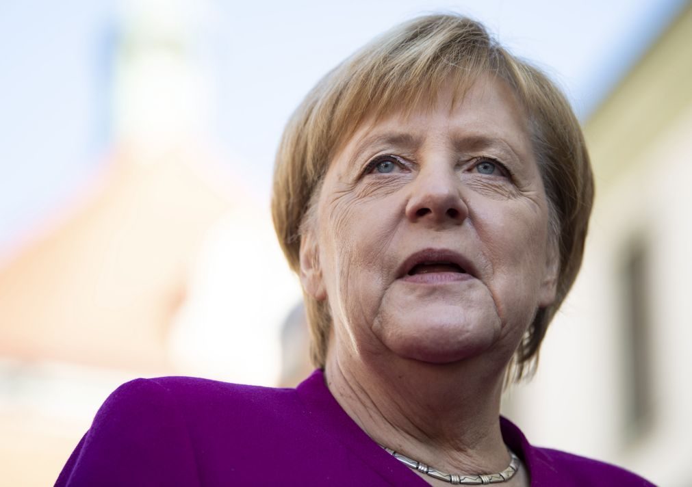 Merkel adverte Trump para risco de