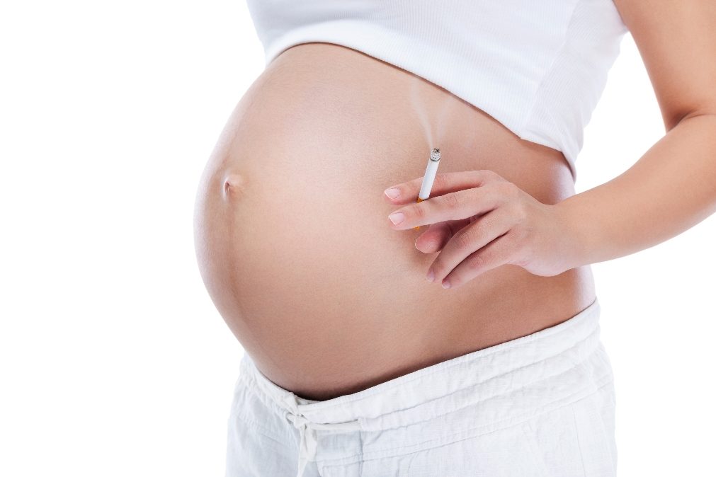 Viciada em tabaco fumou «durante a gravidez toda». Sabe o que lhe disse o médico...?