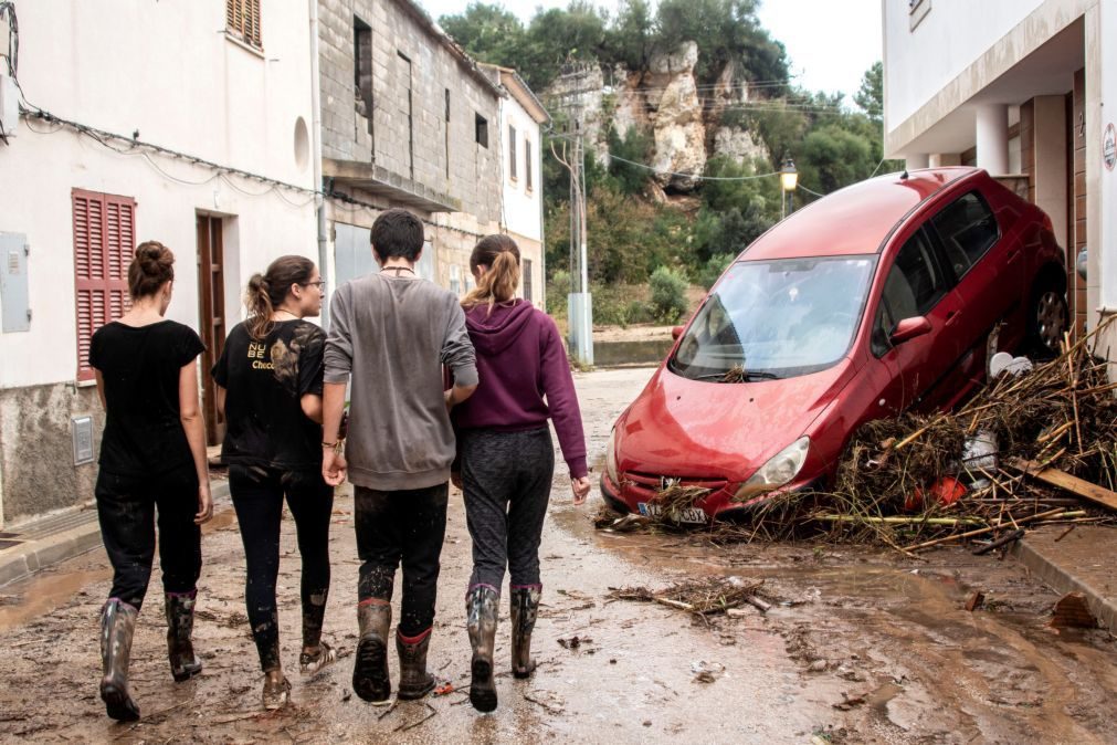 Chuvas torrenciais nas Baleares fizeram 10 mortos e há uma criança desaparecida