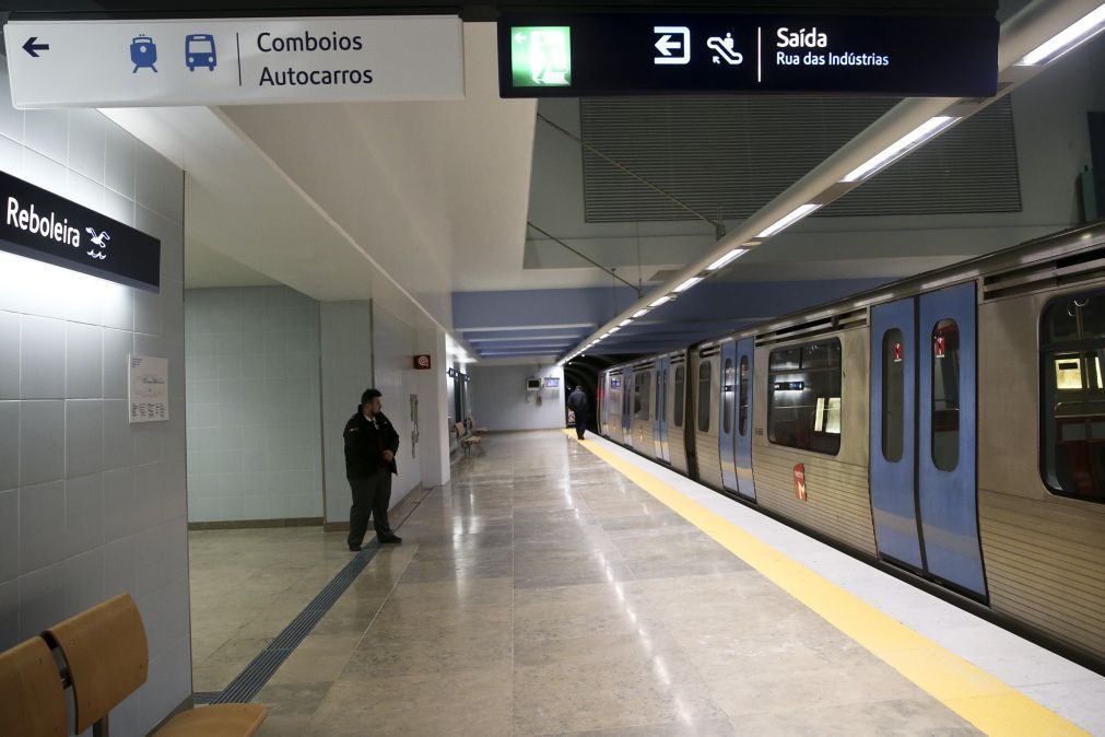 Metro de Lisboa voltou a parar devido a avaria com um comboio