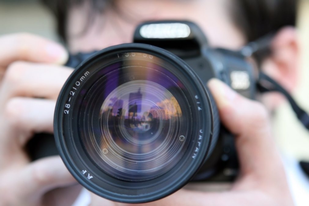 Fotógrafo de celebridades luso-canadiano nega que é 'paparazzi'