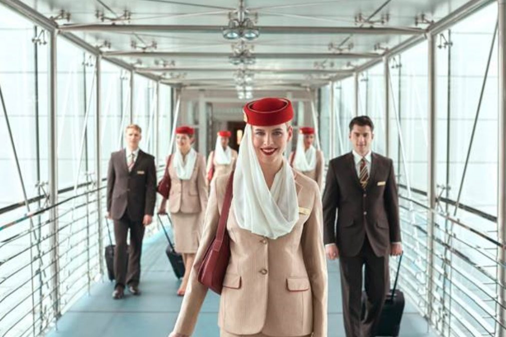 À procura de trabalho? Emirates está a contratar tripulantes de cabine em Portugal