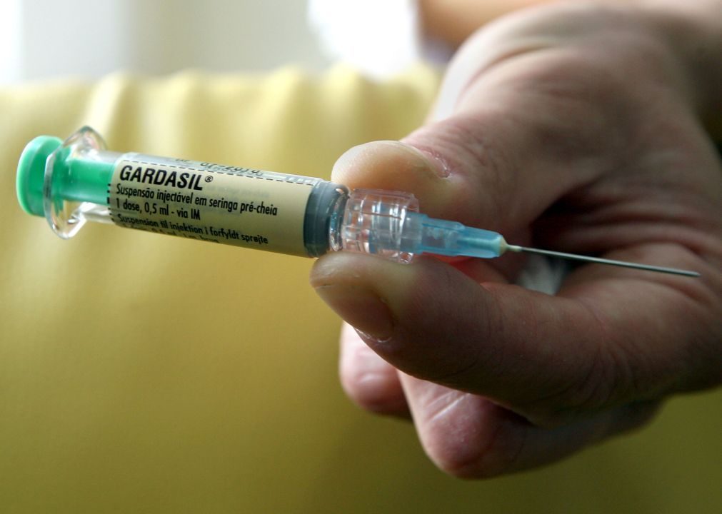 750 mil raparigas portuguesas vacinaram-se contra o vírus responsável pelo cancro do colo do útero