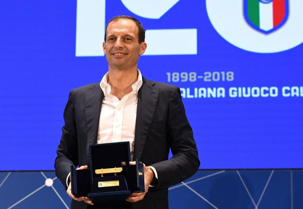 Massimiliano Allegri vence prémio de treinador do ano em Itália pela quarta vez