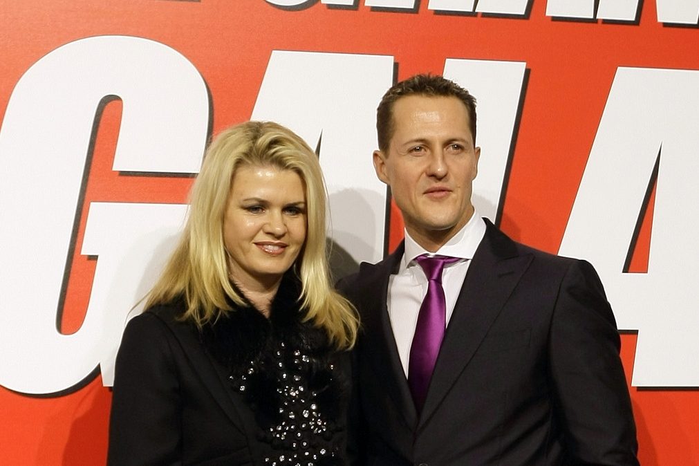 Mulher de Michael Schumacher agradece a música de apoio ao piloto alemão [vídeo]