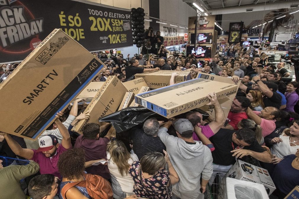 Sabe quantos milhões os portugueses gastam na Black Friday?