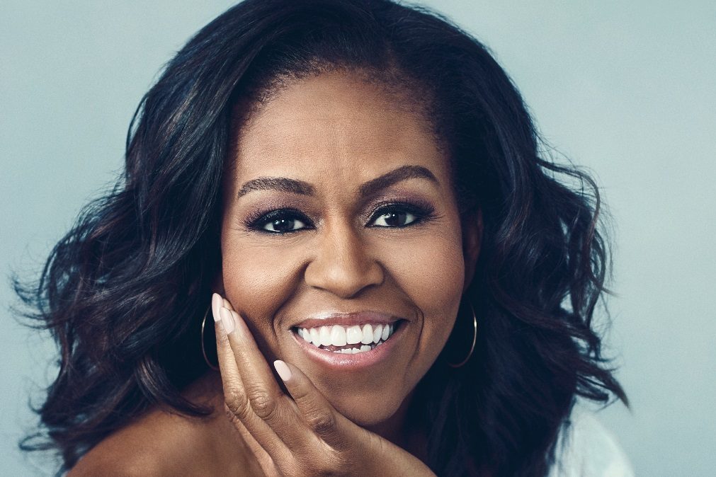Michelle Obama gera polémica com botas Balenciaga de 3400 euros