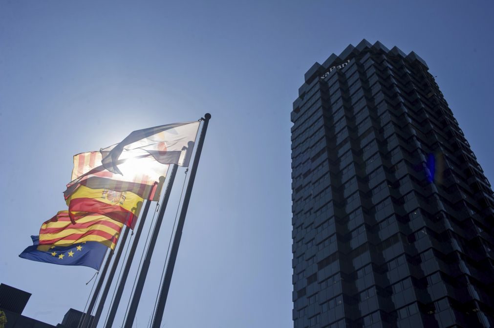 CaixaBank vai fechar mais de 800 balcões em Espanha até 2021