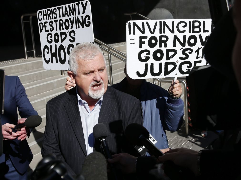 Ex-arcebispo acusado de encobrir caso de pedofilia absolvido