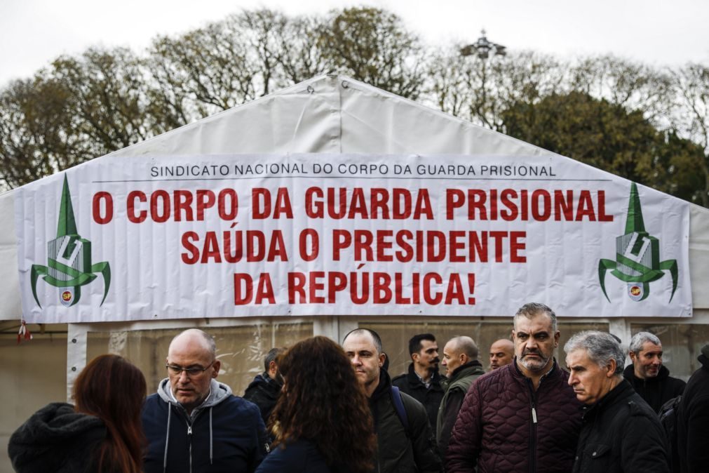 Guardas prisionais marcam mais dias de greve no Natal e admitem passar 2019 em protesto