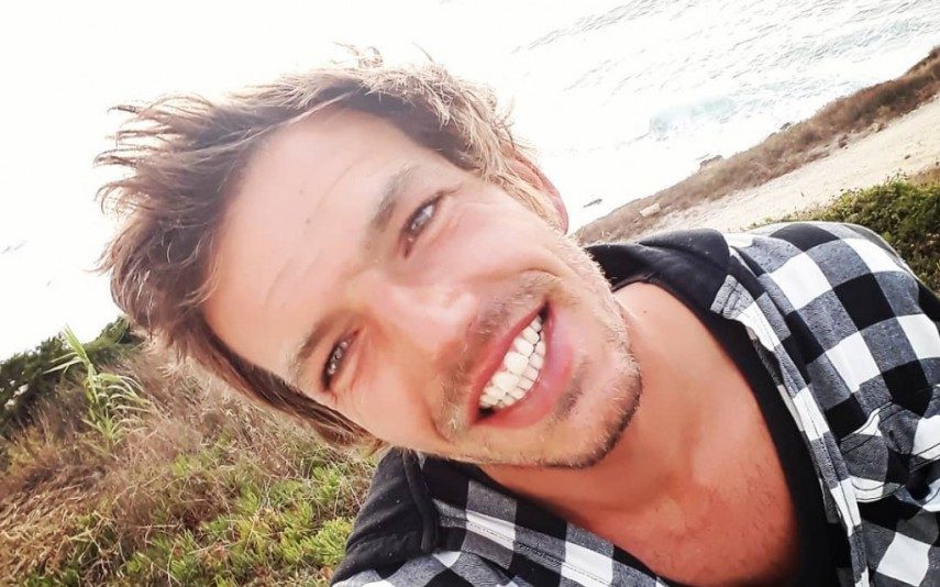 «Dave! Casava contigo hoje!» Casado com Eliana, Dave mostra os abdominais e recebe pedido de casamento