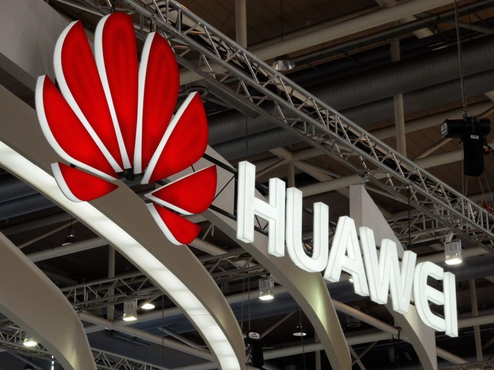 Huawei impedida de usar cartões SD