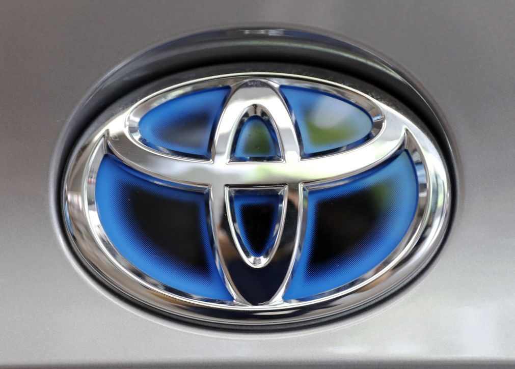 Toyota recolhe 13 mil carros devido a defeitos nos faróis