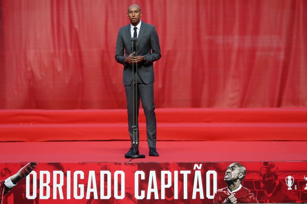 Luisão garante Benfica 