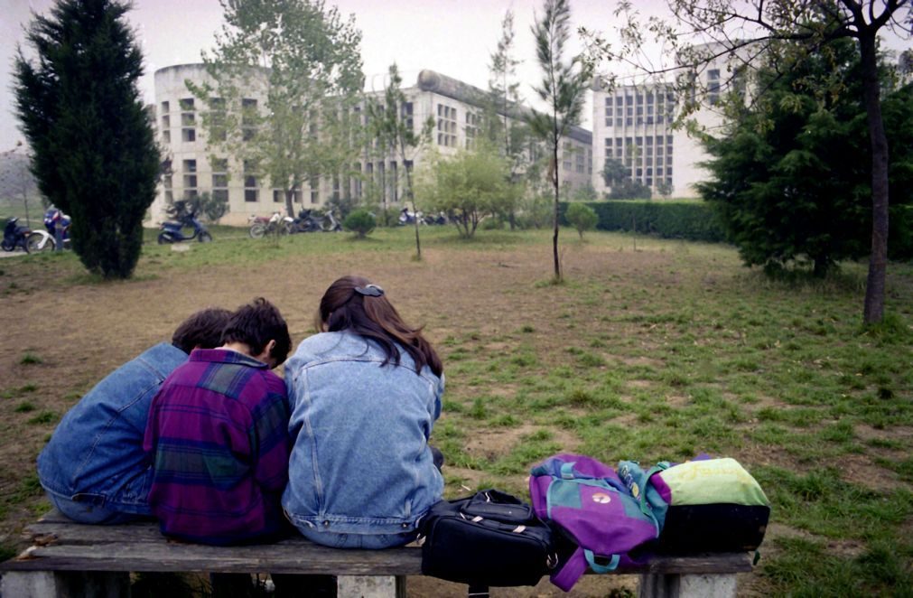 Três em cada dez adolescentes dizem não gostar da escola. E o pior é mesmo a comida