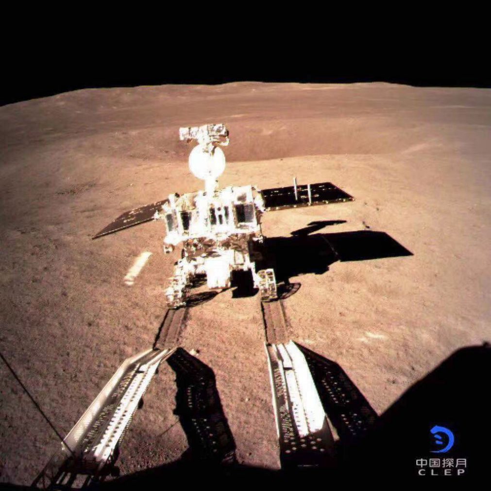 Rover chinês já circula no lado oculto da Lua