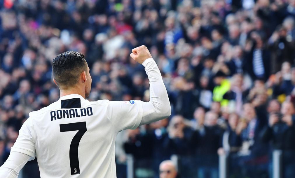 Cristiano Ronaldo volta a marcar numa final e 'dá' título à Juventus