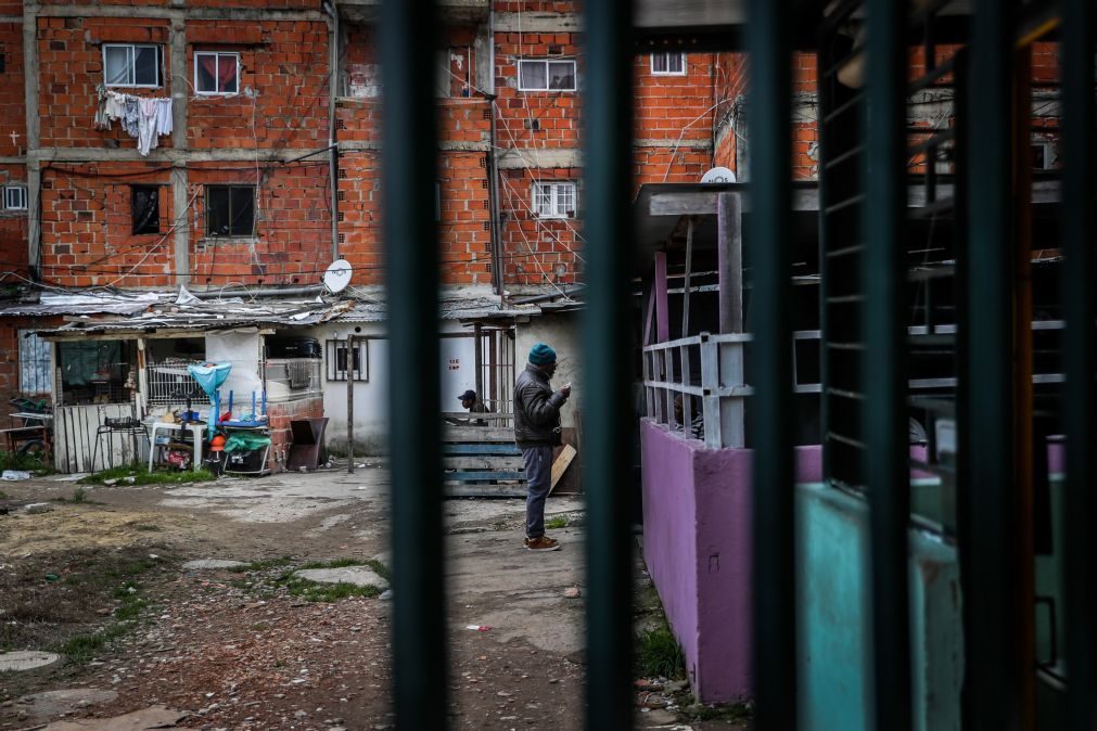 Moradores do bairro da Jamaica protestam hoje em frente à Câmara do Seixal