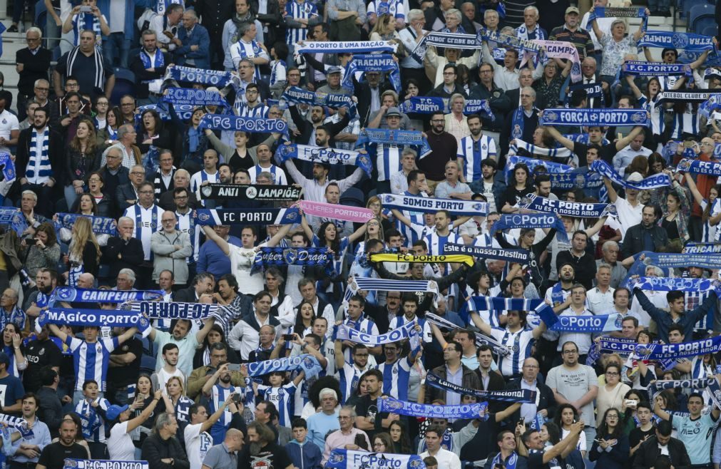 FIFA multa FC Porto por influência de fundos