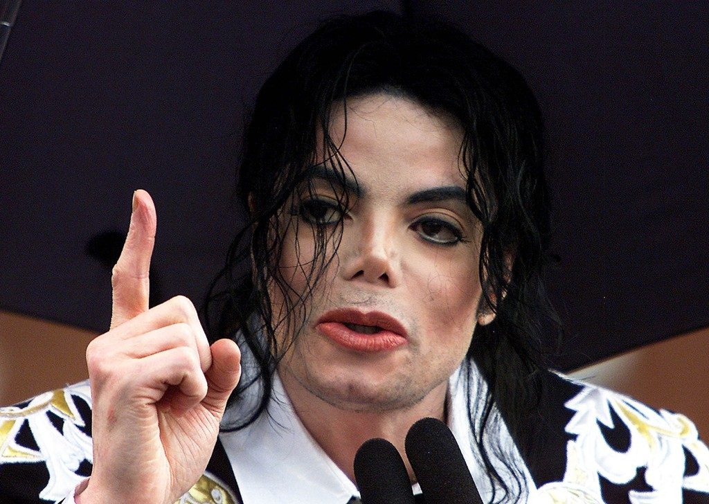 Rádio proíbe músicas de Michael Jackson