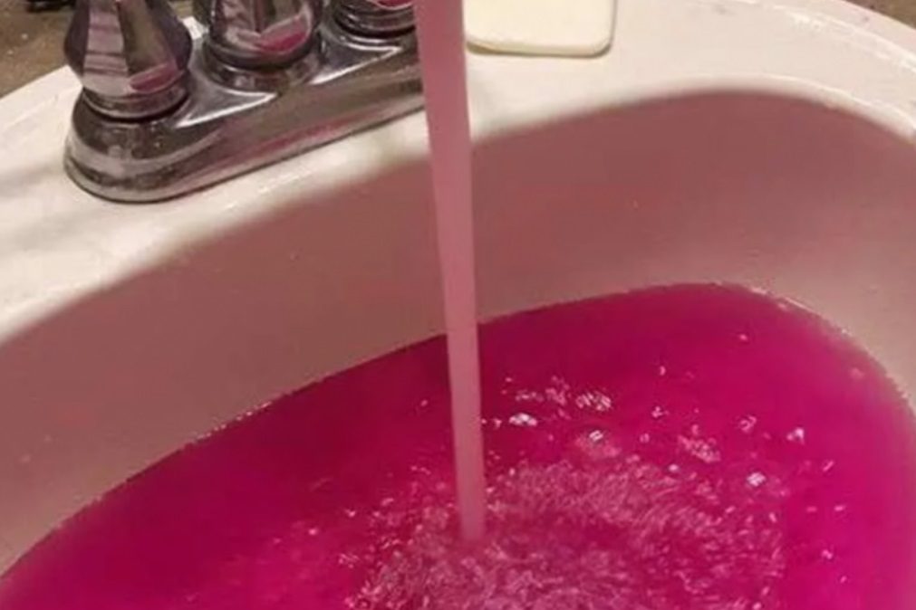 Localidade no Canadá tem torneiras que deitam água cor-de-rosa