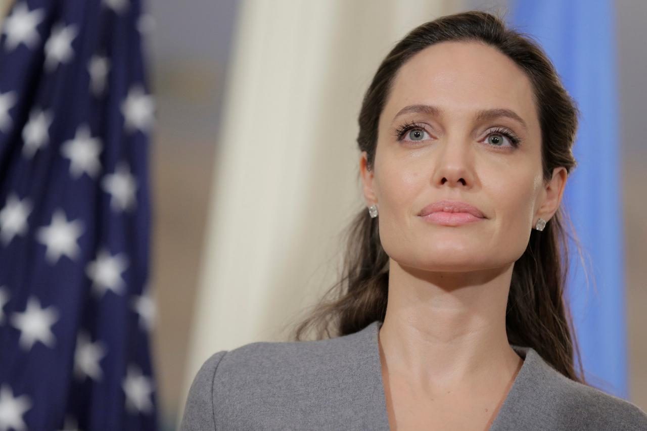 Conheça a rotina de beleza de Angelina Jolie