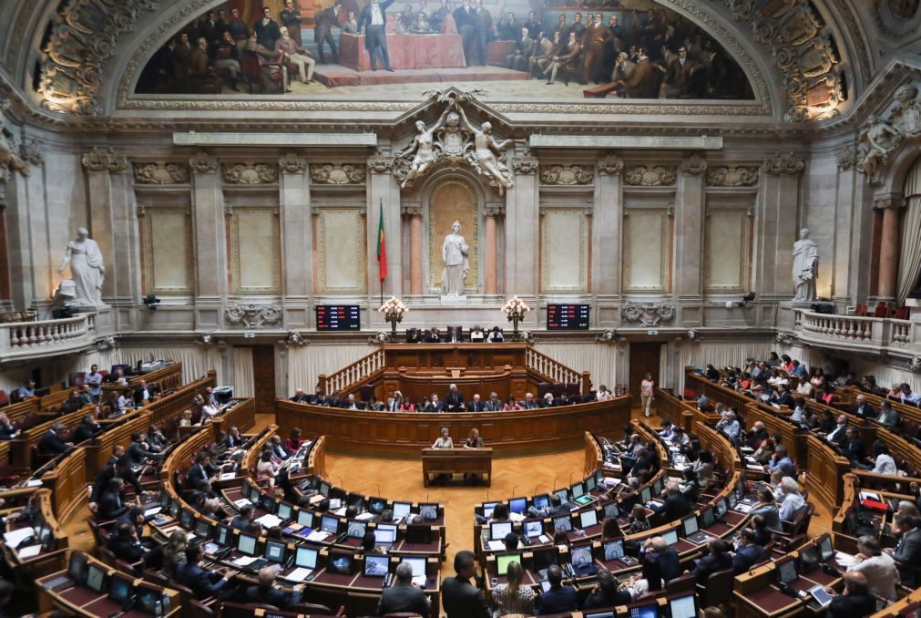 Portugal tem mais mulheres no Governo e parlamento que média da UE