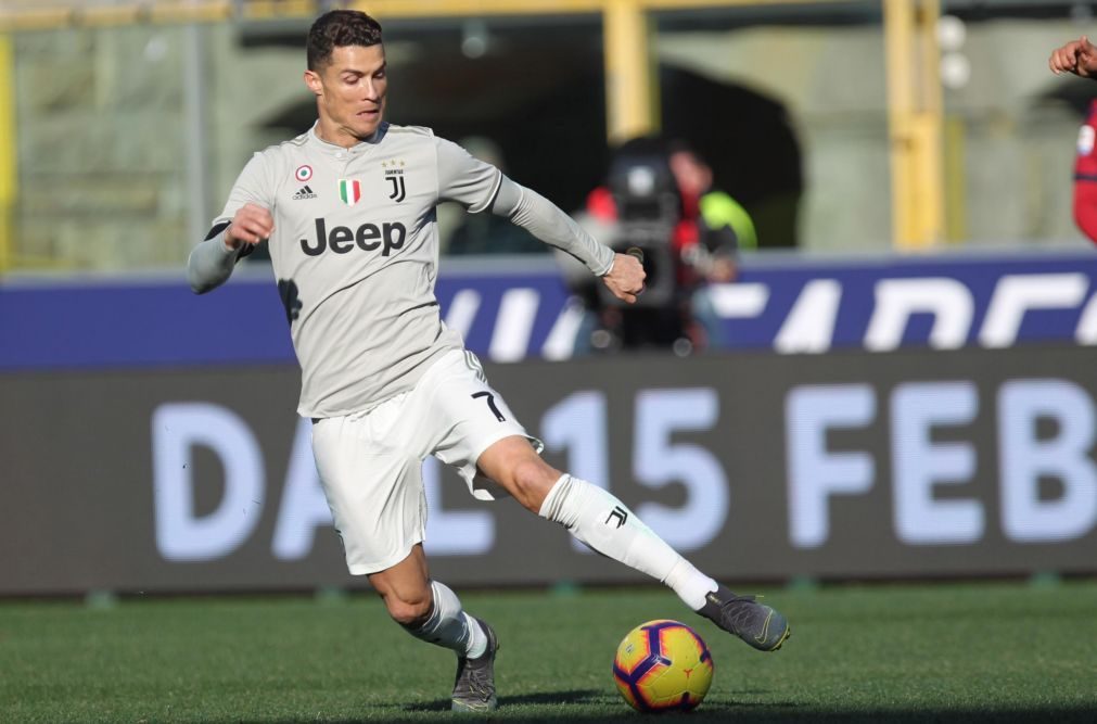 Cristiano Ronaldo fica no banco de suplentes frente à Udinese