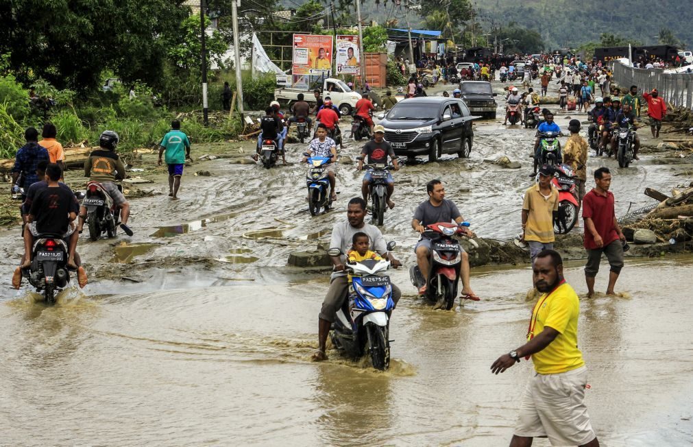 Indonésia | Balanço de mortos das inundações sobe para 79