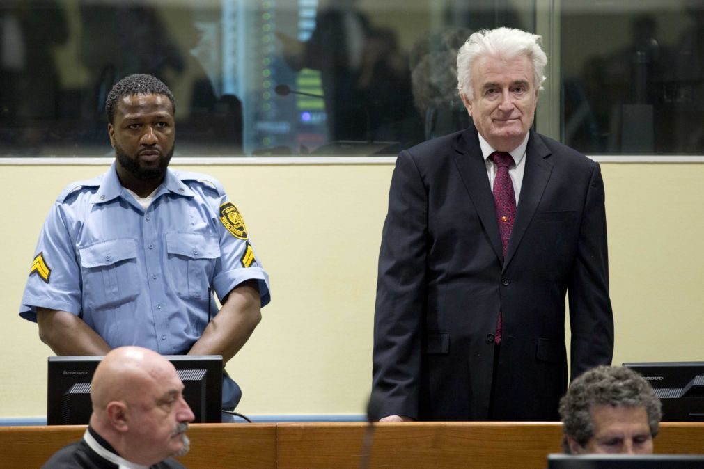 Radovan Karadzic condenado a prisão perpétua por tribunal internacional